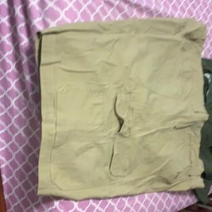 NICE CARGO SHORTS SIZE 46